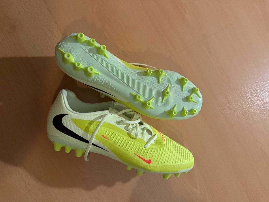 Ténis Nike skin Phanton relva sintética novos - 42,5