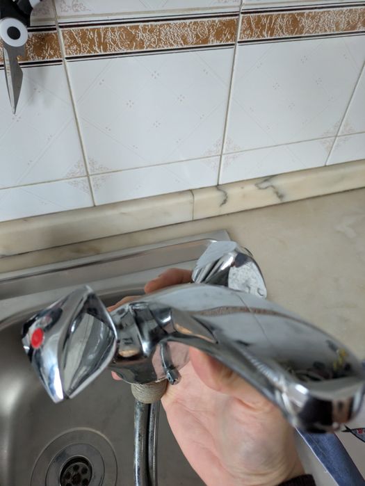 2 Torneiras de lavatório