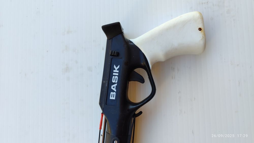 Picasso 50 arma caça submarina