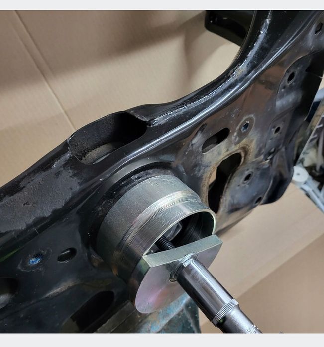 Съемник подушки подрамника VAG VW Golf 7/8. Passat B8 Arteon