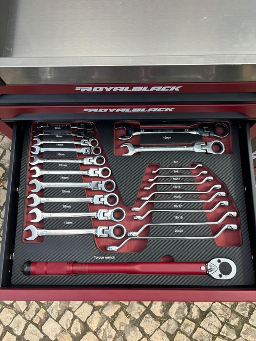 Carinho de ferramentas RoyaLBLACK alemão com 7 gavetas cheias