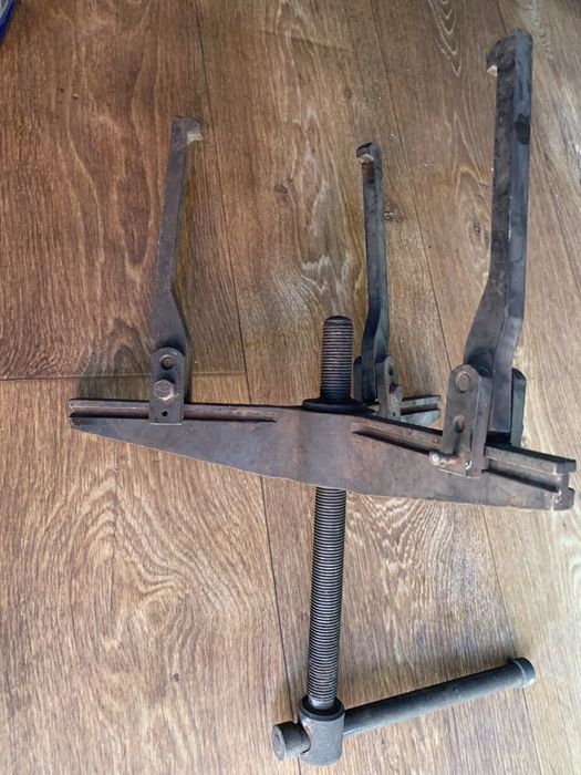 Сьемник  подшипников трехлапый