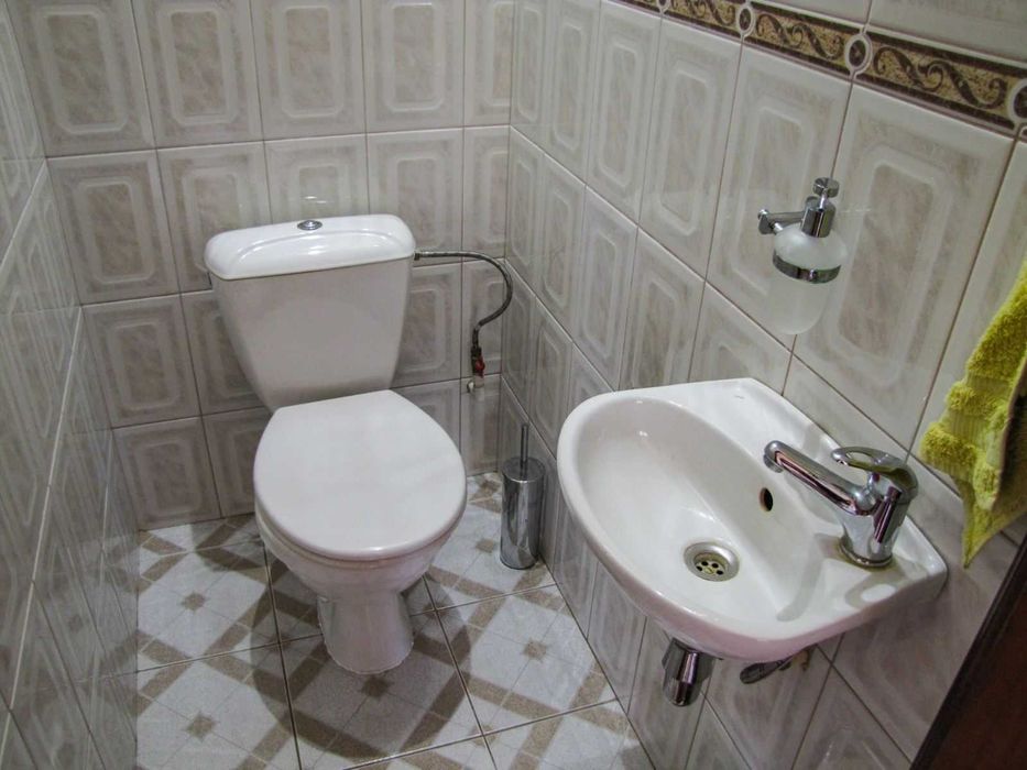 Продам элитный 2-х эт. дом в ЦЕНТРЕ Шевченковского района.