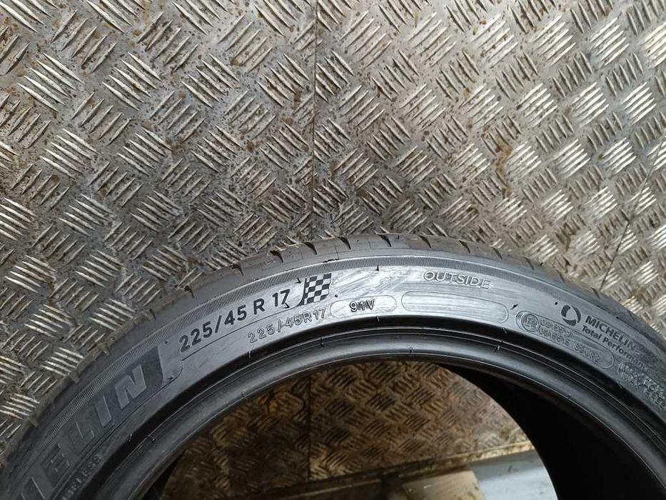 225/45/17 Michelin Pilot Sport 4 225/45 R17 91V