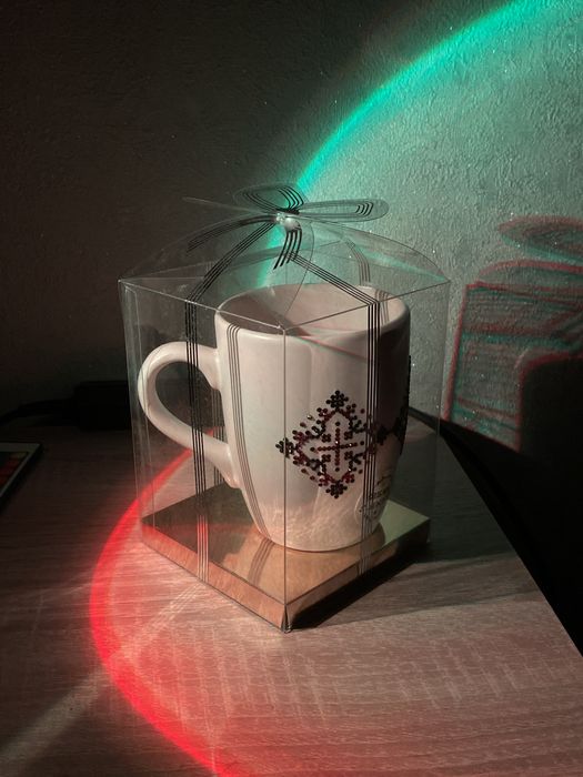 Чашка НОВА на подарунок. Візерунок паєтками, орнамент, патріотична