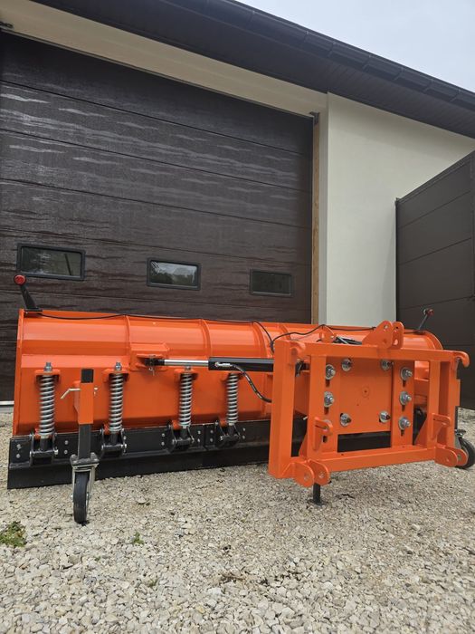 Nowy pług prosty z hydrauliką Metal-technik do tura tuza 2.6/3.0 m