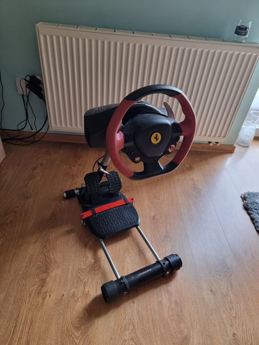 Kierownica Thrustmaster Ferrari 458 Spider Xbox Forza Horzion 6 Wheel stand Pro