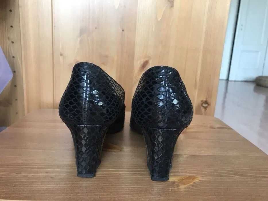Mannori czarne skórzane wężowa skora naturalna obcasy 36 36,5