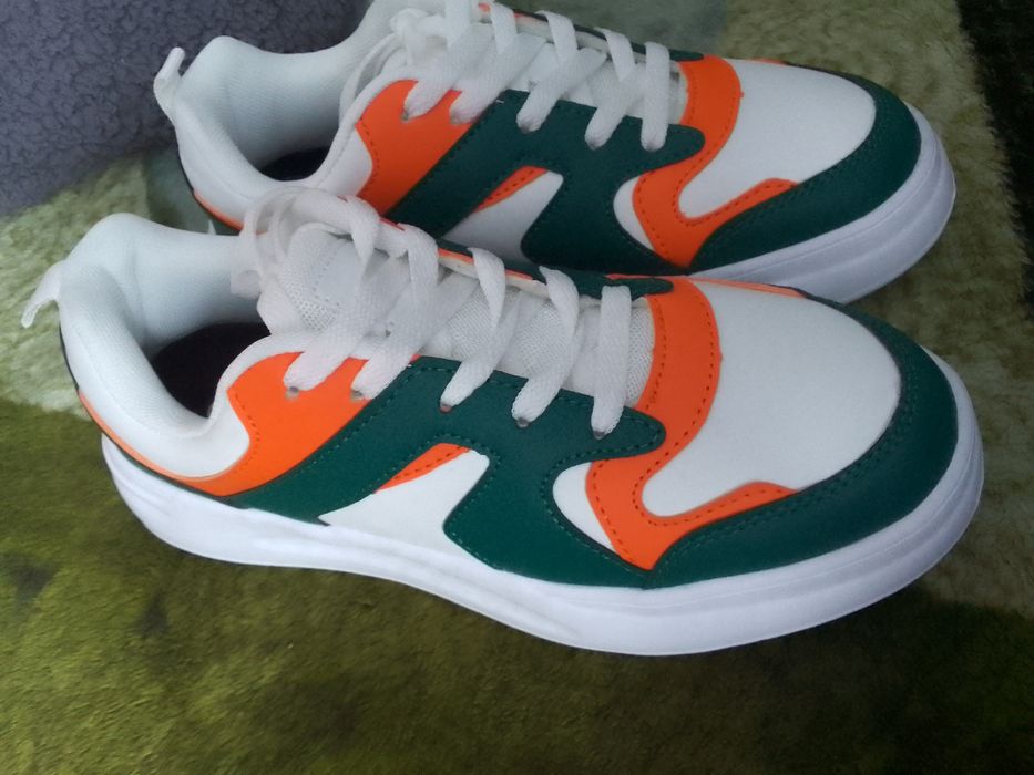 Sneakersy nowe 39