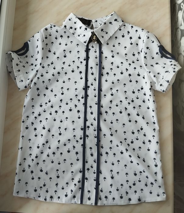 Шкільна блузка на дівчинку