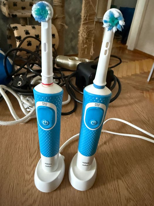 Зубні щітки oral b, повністю робочі