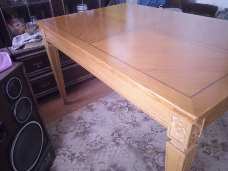 Стол обеденный 1300 х 850 х 750  В таком качестве, изделий очень мало.