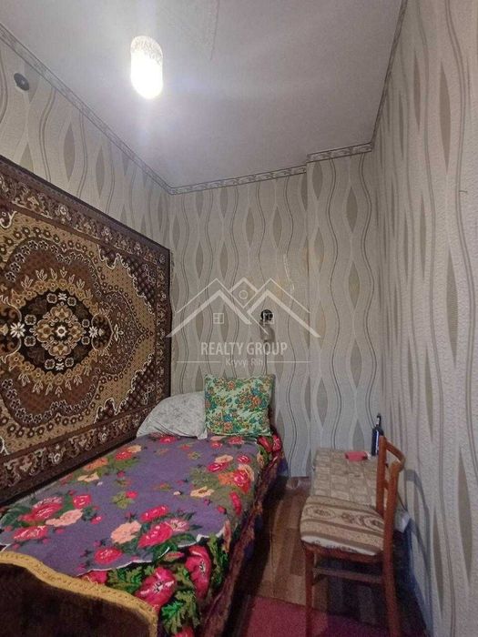 Продаж будинку в Ц-м районі з меблями .