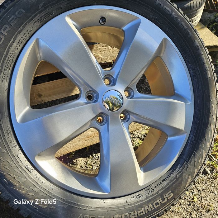 Koła zimowe 265/50/20 Jeep Cherokee WK2 5x127 TPMS 2025r Nowe opony