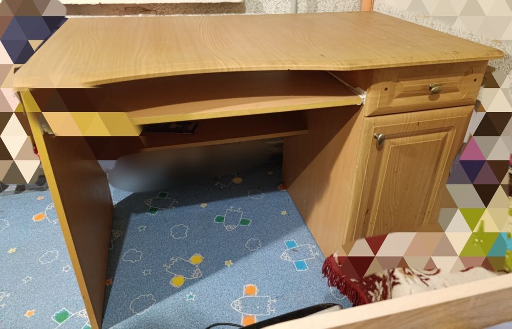 Продам письмовий стіл