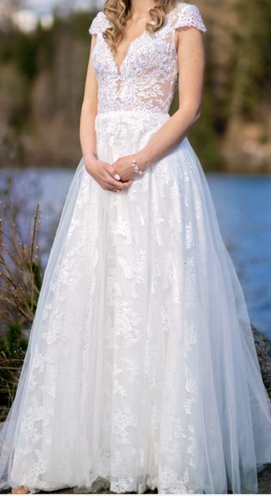 Suknia ślubna koronka