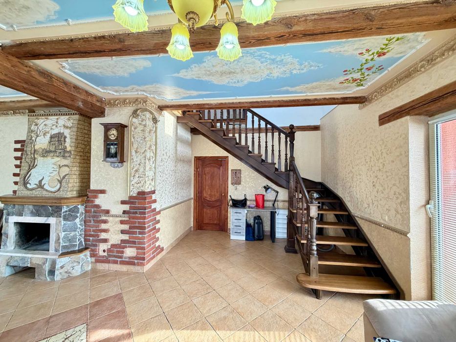 Просторий будинок для великої родини  с. Добряни, вул.Б.Хмельницького