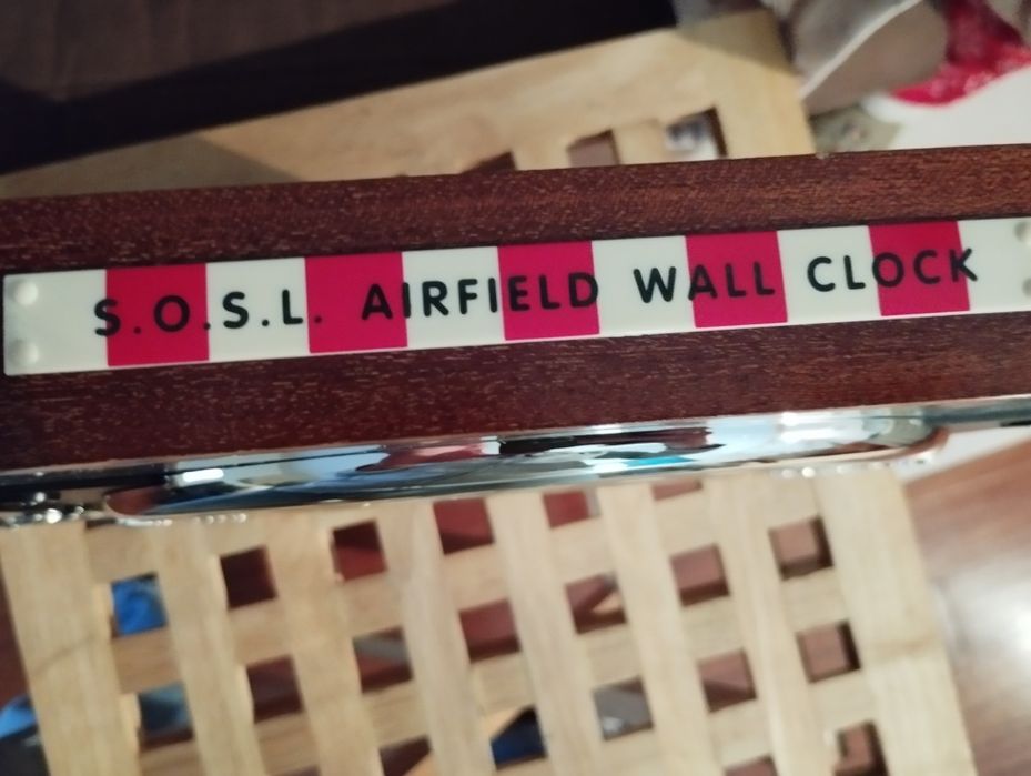 Airfield Levi's Wall Clock Relógio de Parede