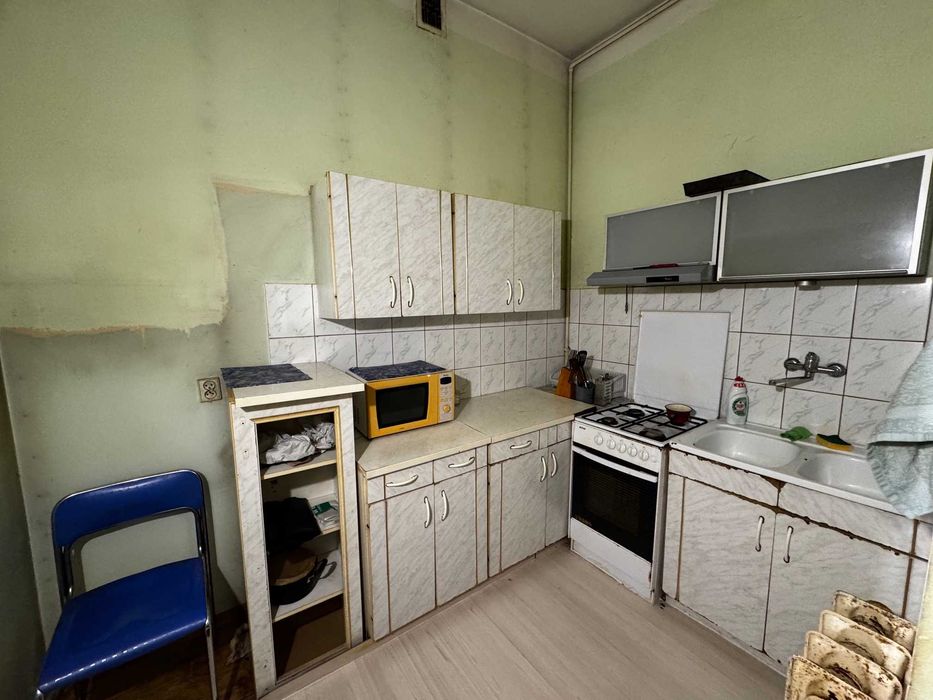 Sprzedam mieszkanie w centrum Legnicy 61 m kw. 2 pokoje.