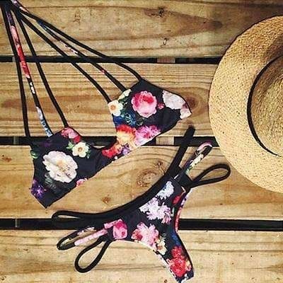 Vários bikinis Brazilian