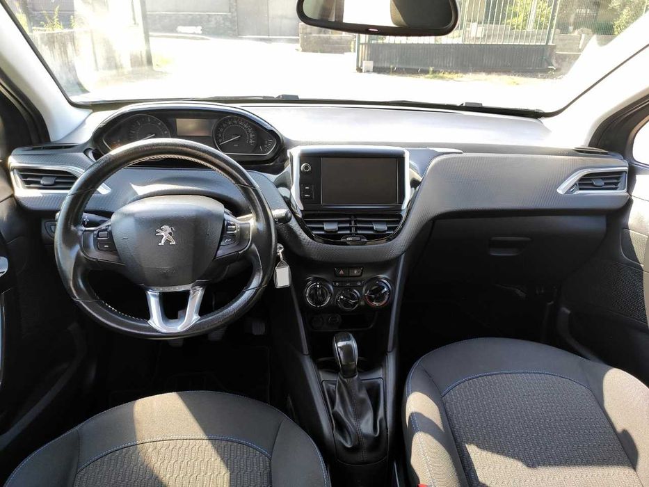 Peugeot 208 1.6HDI Style