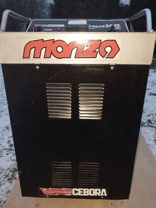 Prostownik/urządzenie rozruchowe.