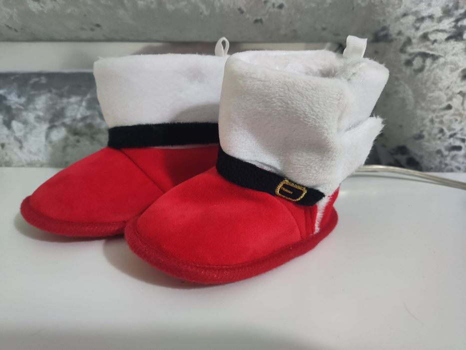 Pantufas de natal de criança novas