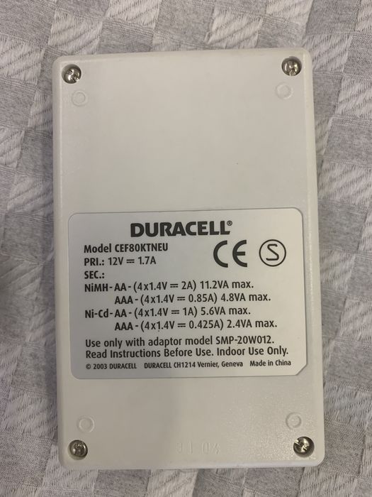 Carregador de Pilhas Duracell