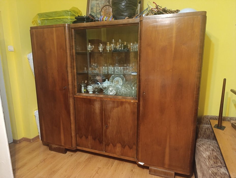 Szafa z bieliźniarką