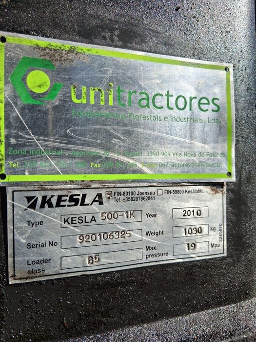 Tractor valtra com grua