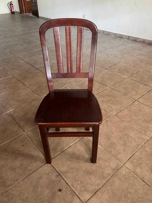 Vendo cadeiras de madeira