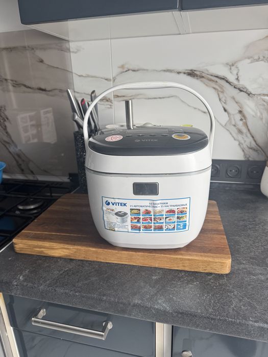 Продам мультиварку Vitek VT-4313GY