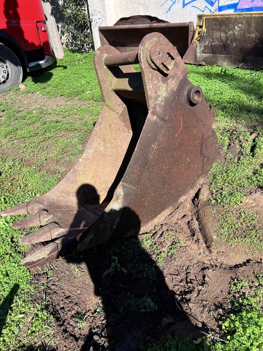 Vendo baldes Giratorias / retro-escavadora