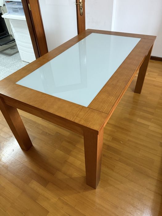 Mesa de jantar extensível com tampo de vidro