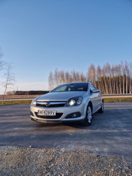 Opel Astra GTC 2009r