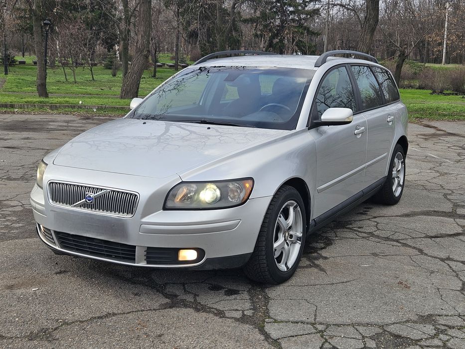 Volvo v50 в наявності