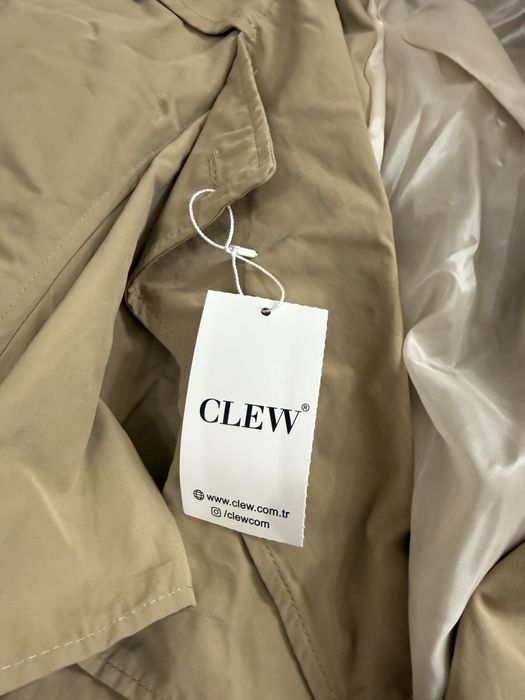 Бежевий трендовий тренч