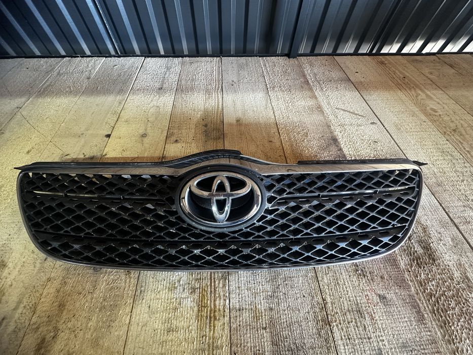 Решітка радіатора toyota corolla тойота корола