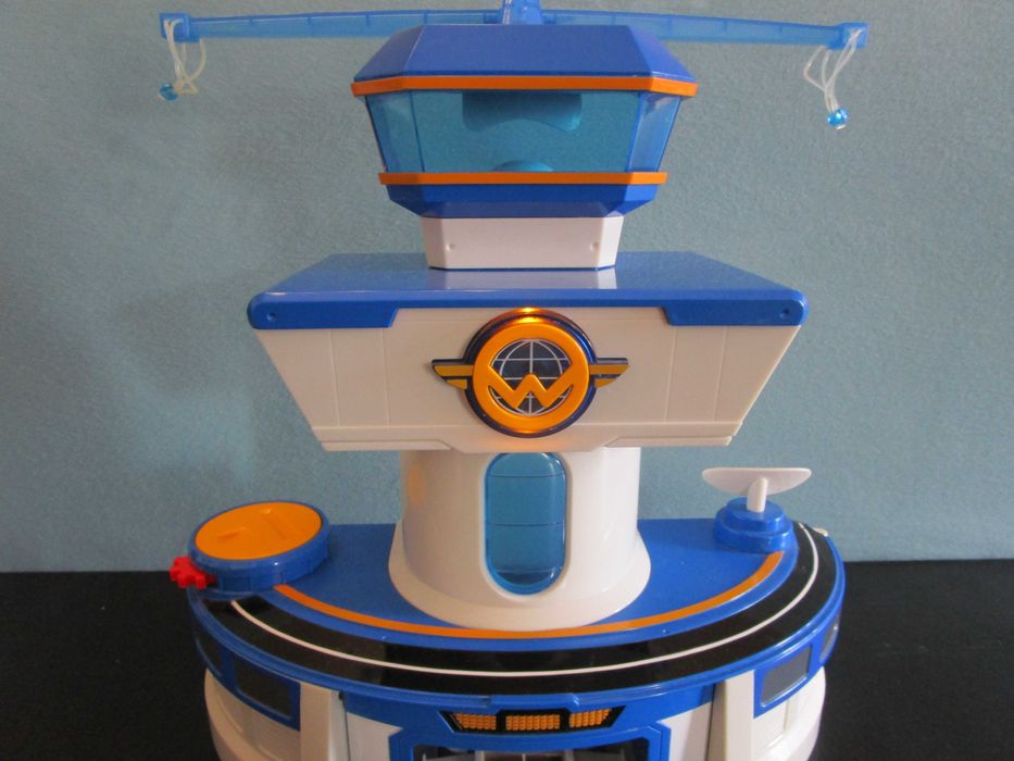 Aeroporto + 5 Mini Figuras Super Wings NOVAS, tudo original.