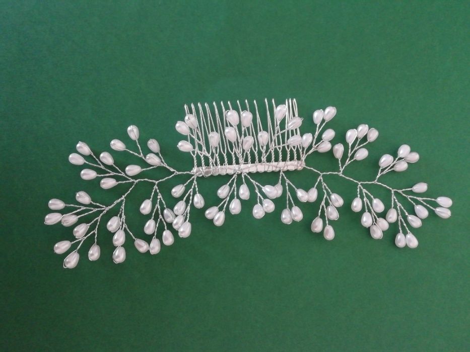 Ozdoba do włosów nowa srebrna z białymi perełkami
