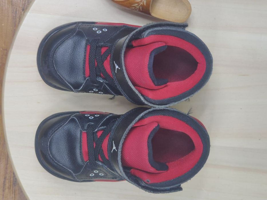 Buciki r.25 Nike Air Jordan Flight dla dzieci na rzep