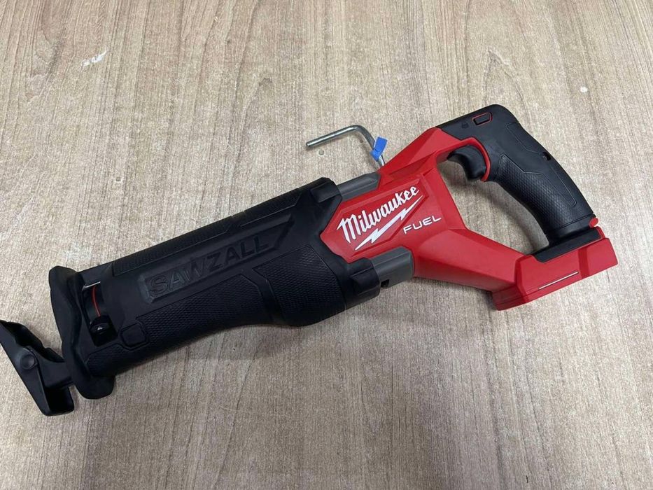 Milwaukee M18 FSZ FUEL / Акумуляторна шабельна пила SAWZALL (2024 рік) / Мілвокі 18 В