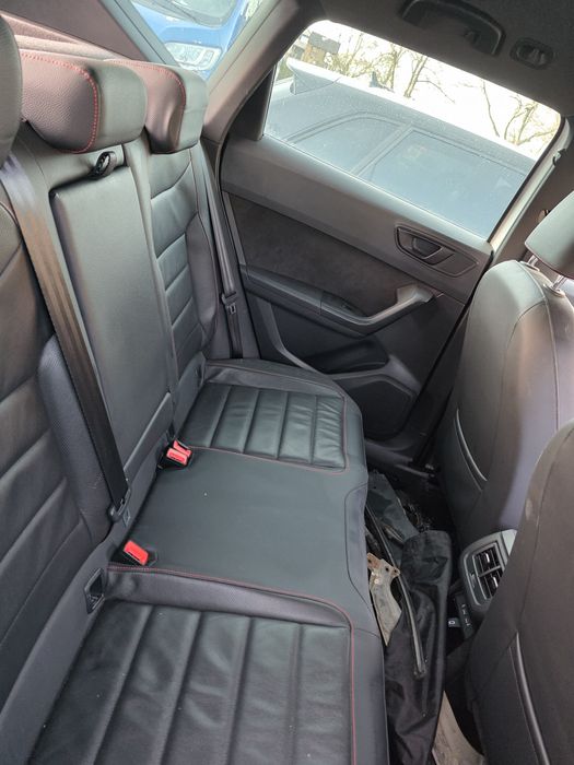 Fotele wnętrze boczki tapicerki drzwi seat ateca FR czarna skóra elek