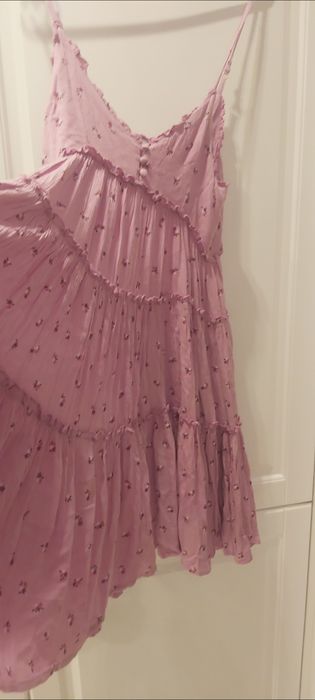 Sukienka Pimkie rozowa zwiewna na ramiaczkach w kwiatki