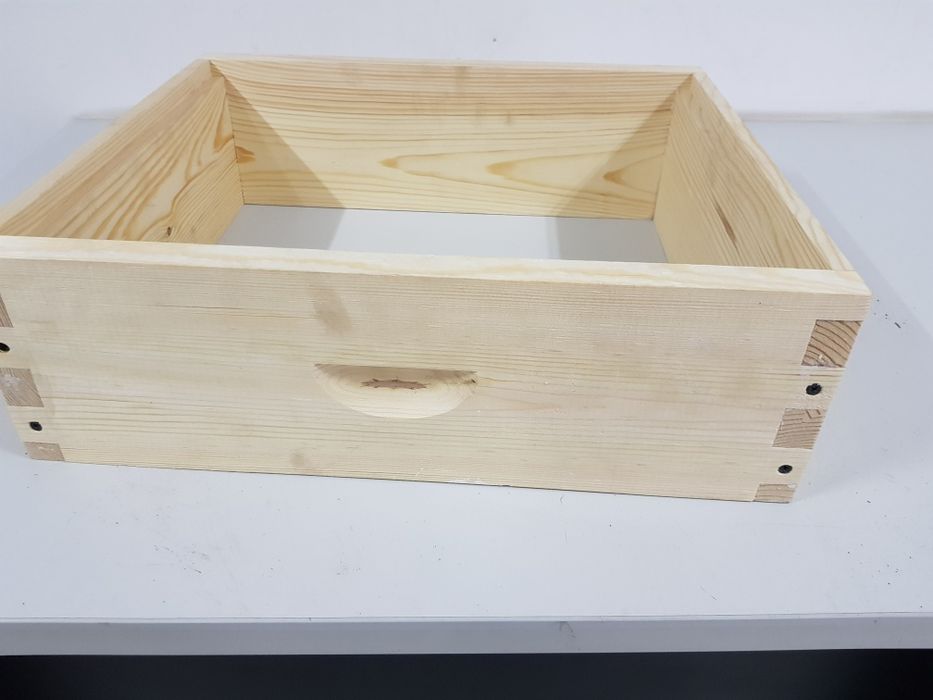 Безфальцевий магазинний корпус на 10 рамок