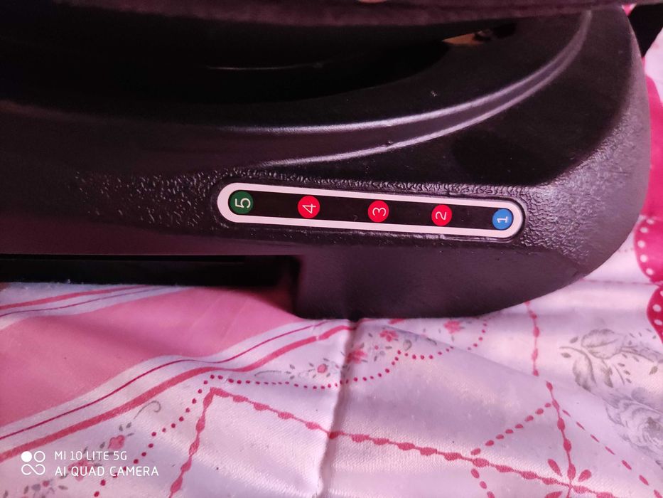 Cadeira auto Zippy rotativa e com isofx