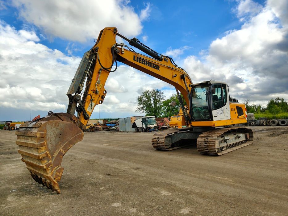 Liebherr R922  nowe podwozie, stan bardzo dobry