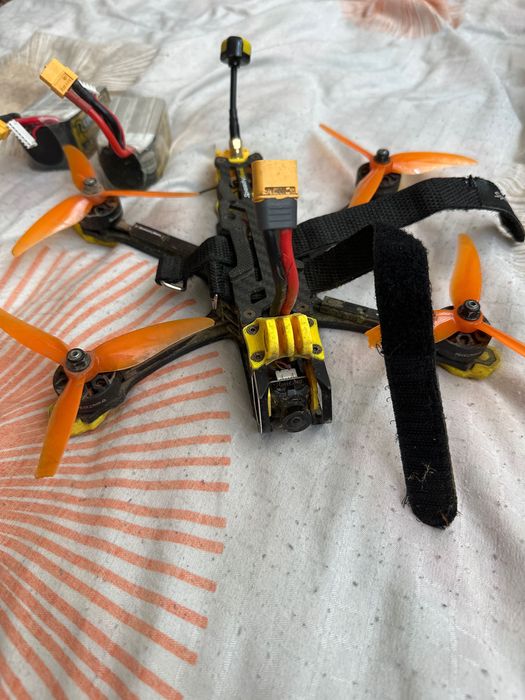 Dron speedyBee master 5 analog