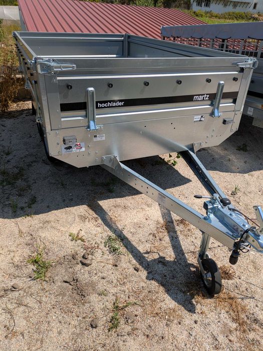 Venda de atrelados de vários modelos