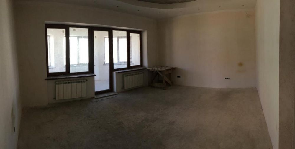 Продажа дома в Совиньоне, 408м², 10 сот